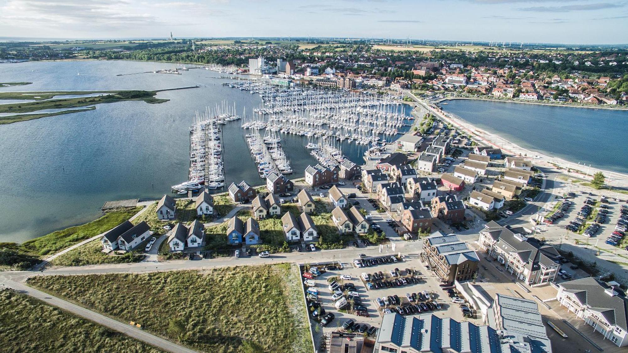 Ostsee - Reetdachhaus Nr 36 "Warder" Im Strand Resort Heiligenhafen Exterior foto